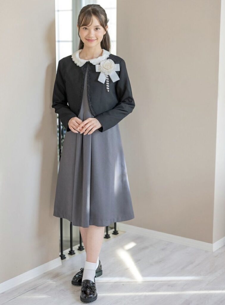 Catherine Cottage卒服