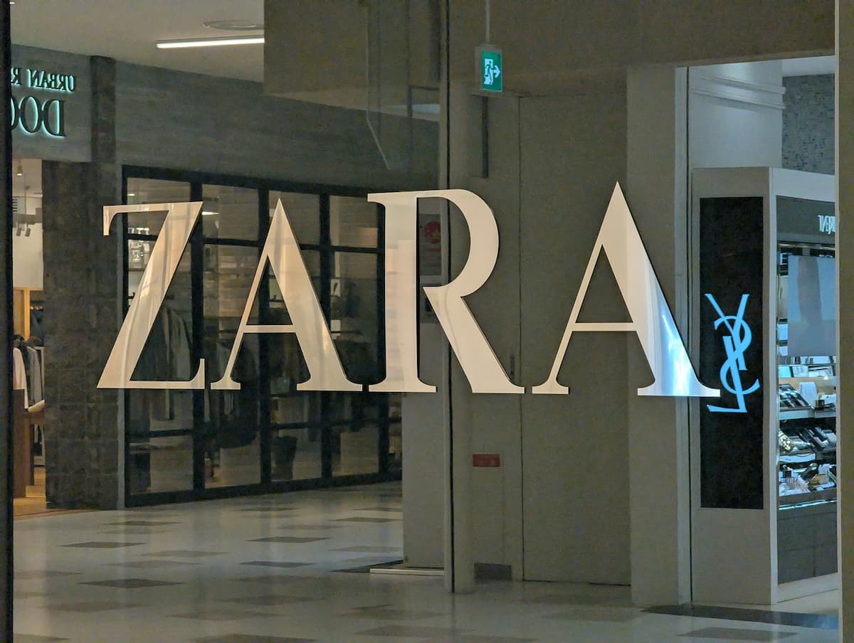 女子大学生服どこで買う